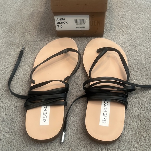 Steve Madden Anna Black Sandals 🕶☀️ - Picture 2 of 3